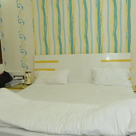 Hotel Paradise Inn Auraiya Bagian luar foto