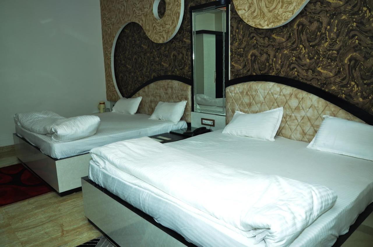 Hotel Paradise Inn Auraiya Bagian luar foto
